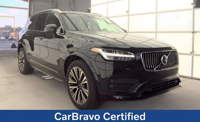 Used 2021  Volvo Momentum image 1
