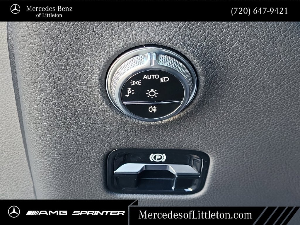 New 2026 Black Mercedes-Benz GLC 300 image 21