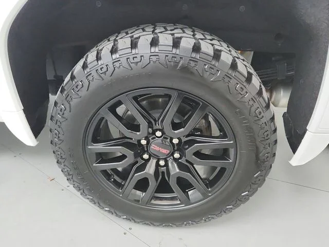 Used 2023 White GMC AT4X image 49