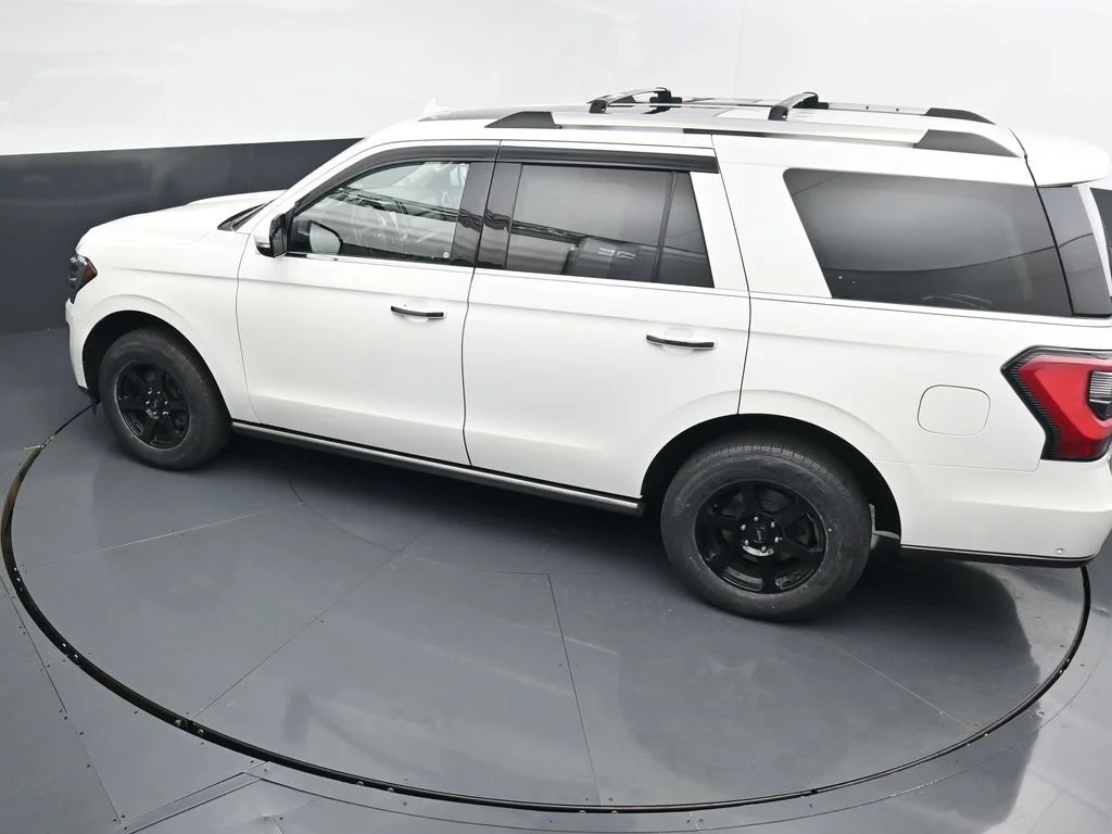 Used 2021 White Ford Limited image 30
