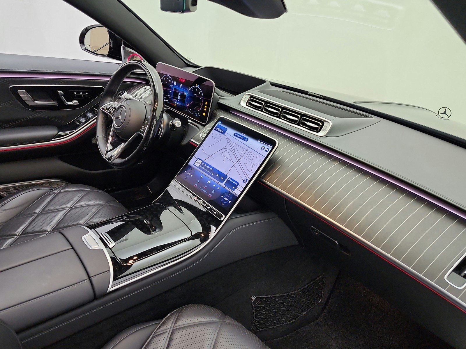 Certified Used 2024 Obsidian Black Metallic Mercedes-Benz Maybach S 580 4MATIC® Sedan image 19