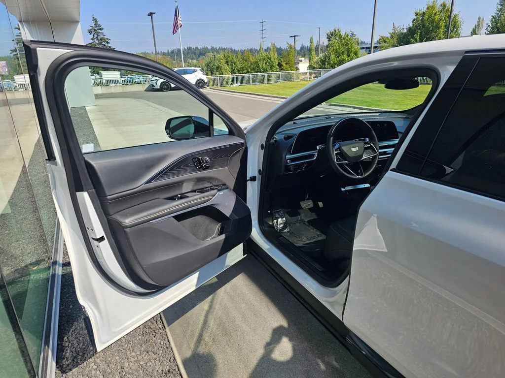 Used 2024 Crystal White Tricoat Cadillac Sport 2 image 18
