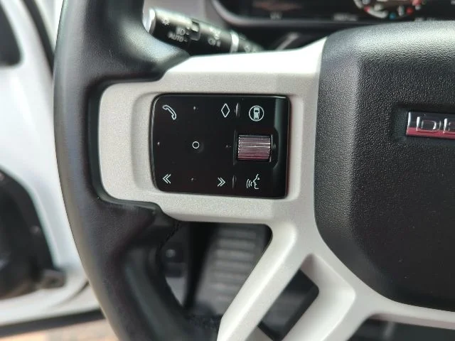 Used 2025 White Land Rover S image 12