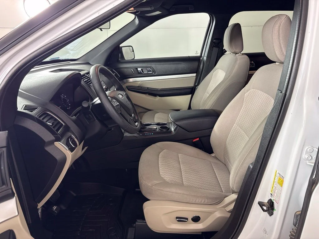 Used 2018 White Ford Base image 25