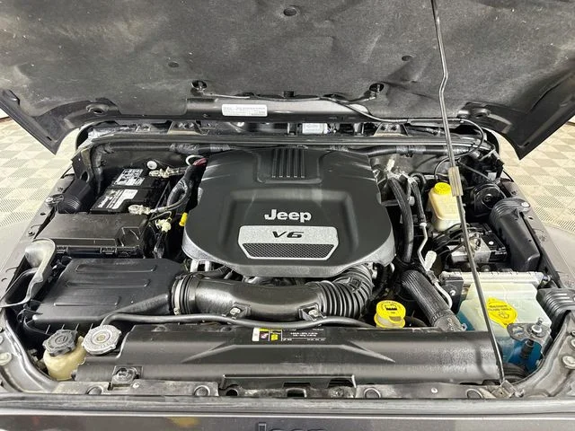 Used 2017 Gray Jeep Unlimited Sahara image 29