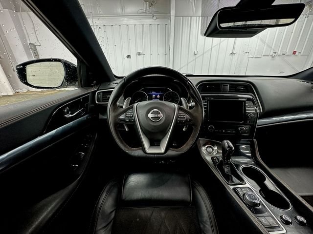 Used 2023 White Nissan SR image 11