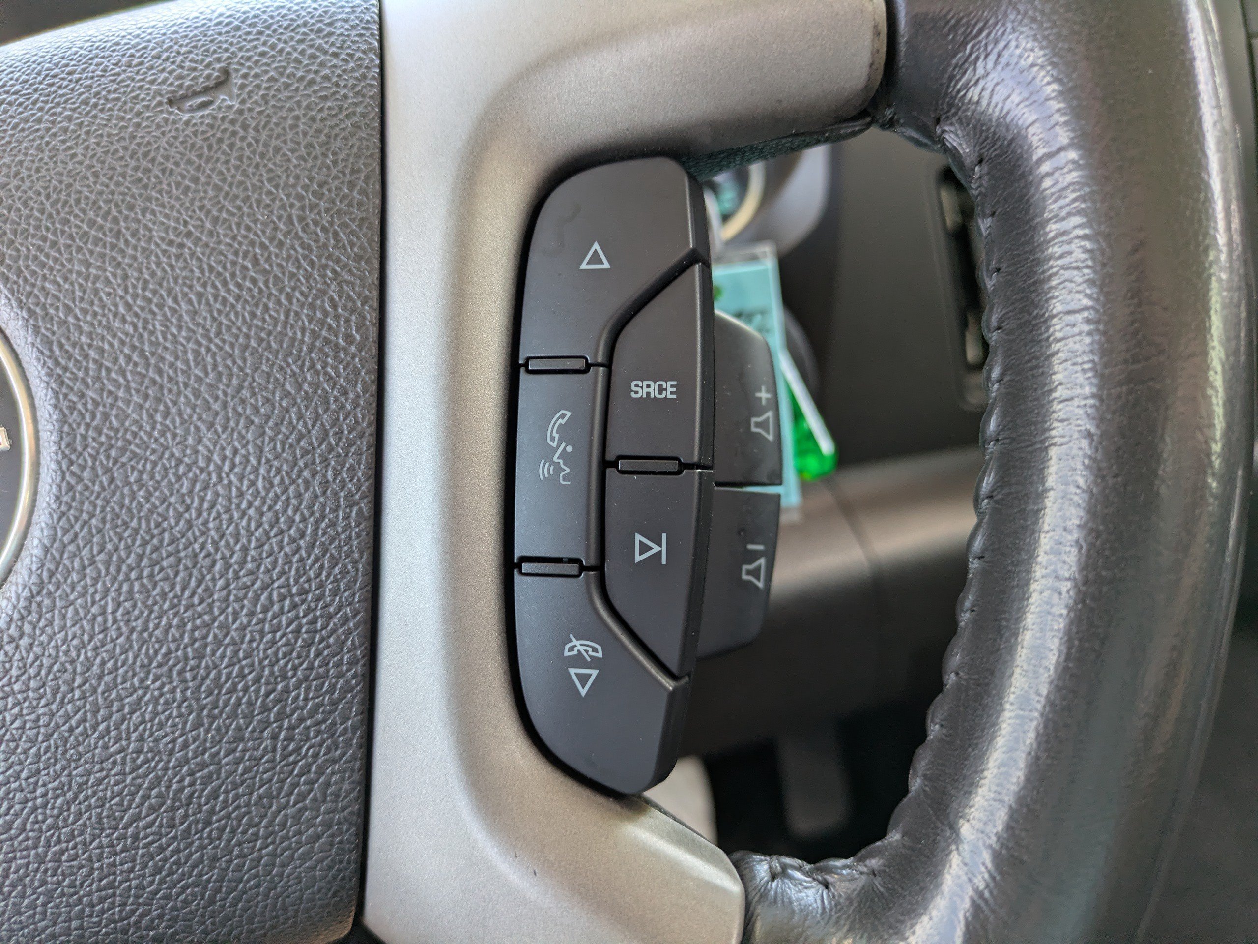 Used 2009 Summit White GMC SLE image 20