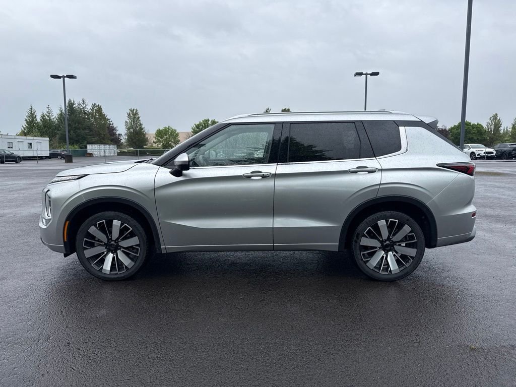 Used 2025 Alloy Silver Metallic Mitsubishi SEL image 4