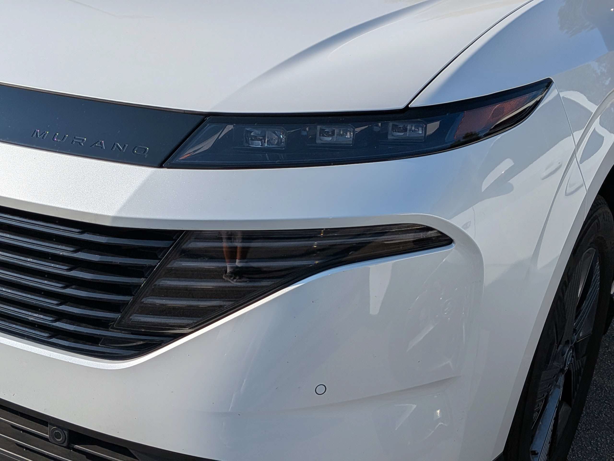 Used 2025 White Nissan SL image 3