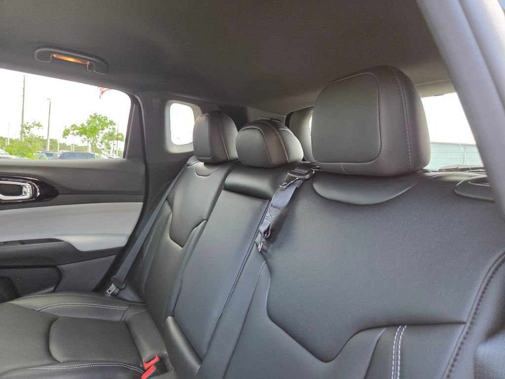 New 2026 Diamond Black Crystal Pearlcoat Jeep Limited image 21
