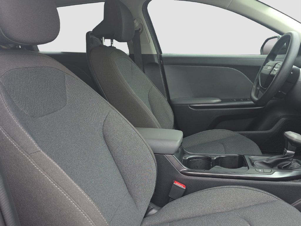 2025 Kia K4 LXS - Photo 19