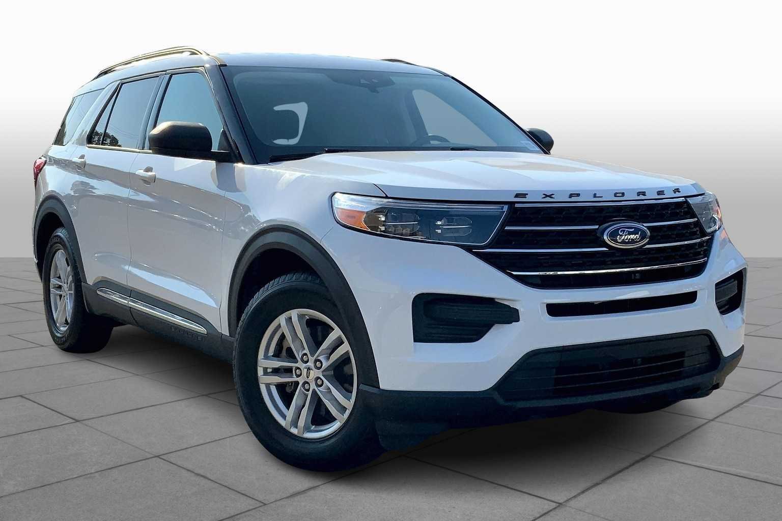 Used 2020 Oxford White Ford XLT image 2