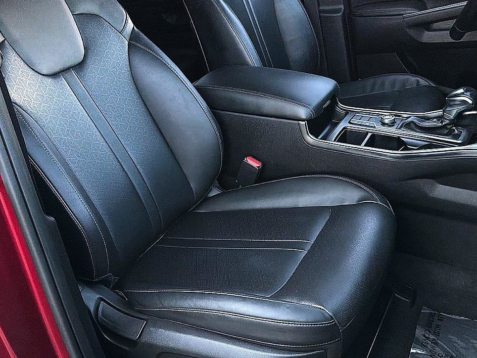 Used 2022 Passion Red Tintcoat Kia S image 25