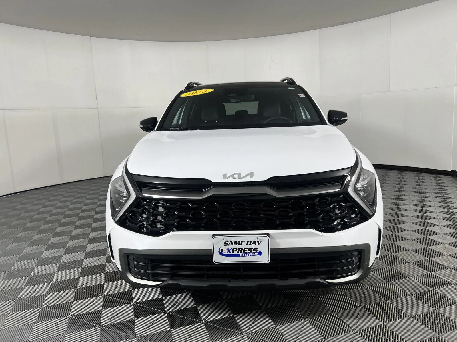 Used 2023 Glacial White Pearl Kia X-Line image 28