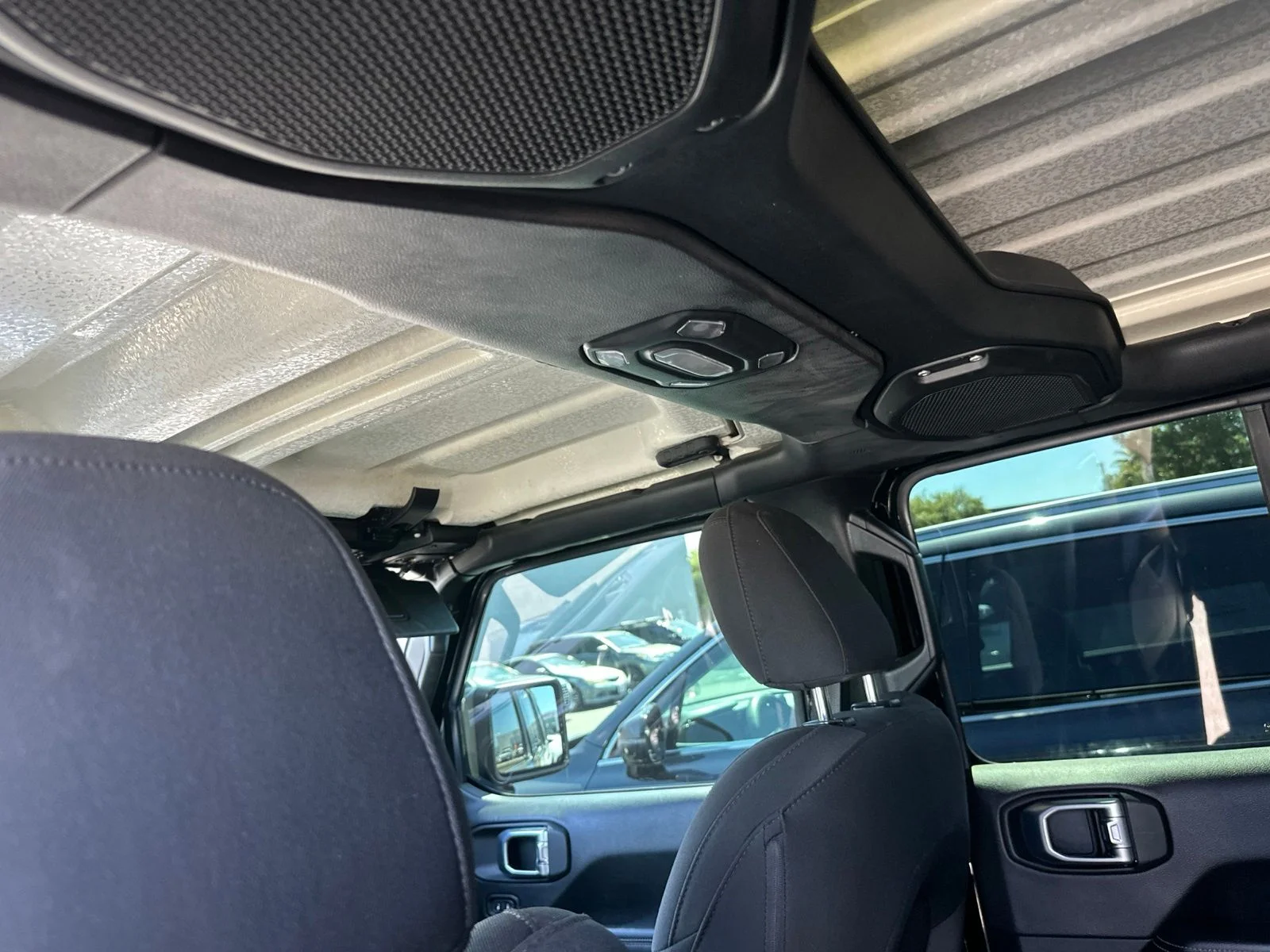 2020 Jeep Wrangler Unlimited Sahara - Photo 14