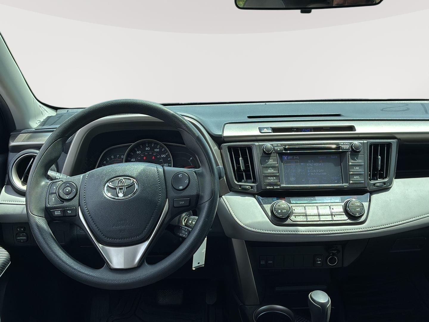Used 2013 Classic Silver Metallic Toyota XLE image 6