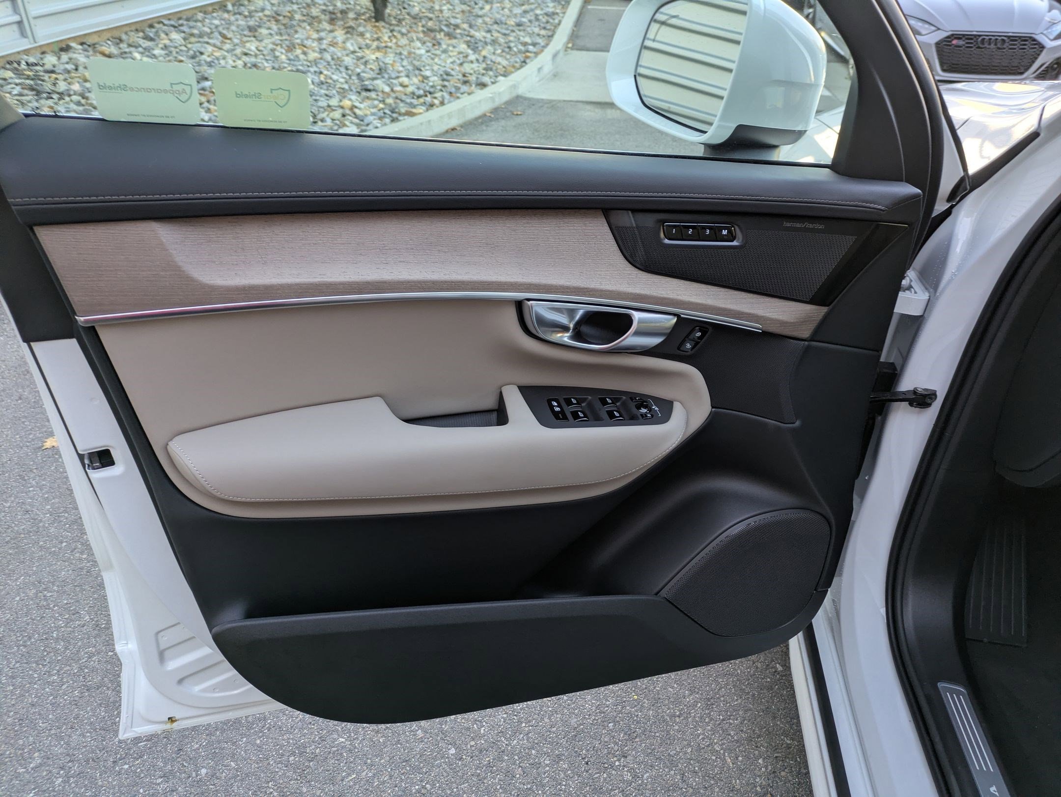 2026 Volvo XC90 Plus - Photo 9