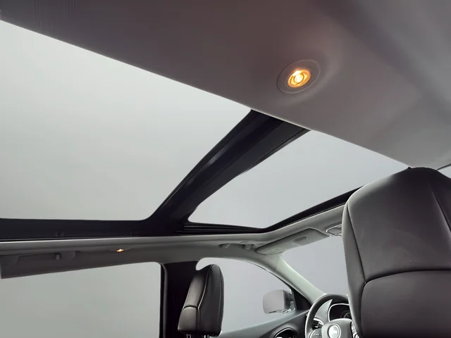 Used 2022 White Jeep Limited image 22