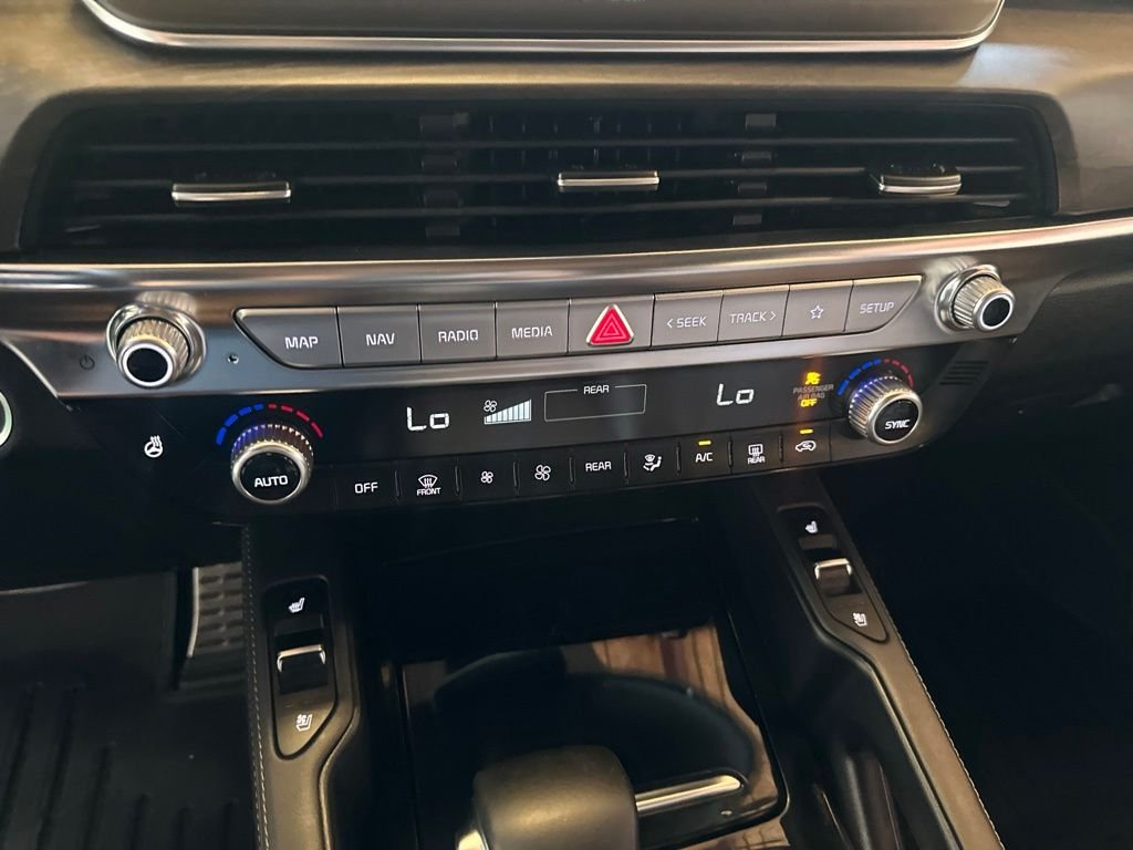 Used 2021 White Kia SX image 16