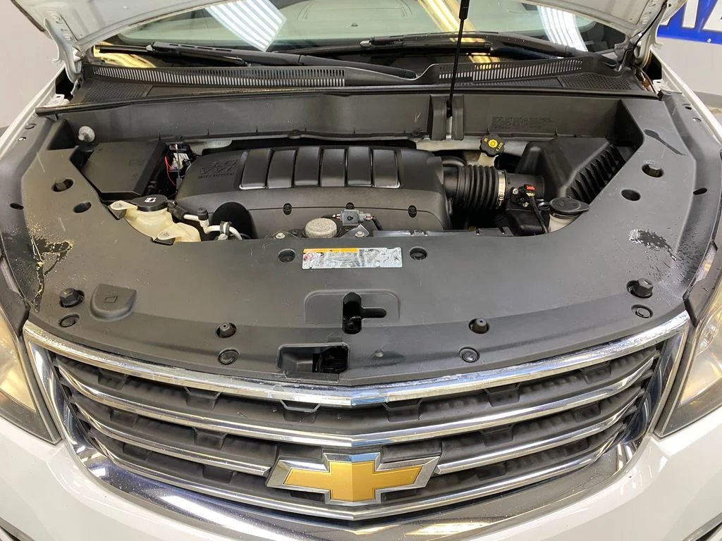 Used 2017 White Chevrolet LT image 9