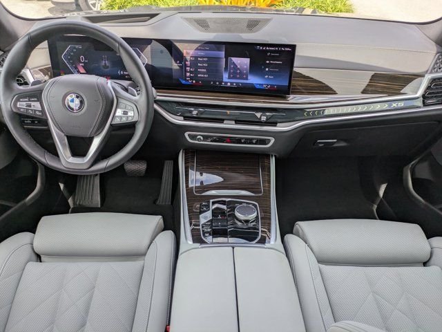 Used 2024 Black Sapphire Metallic BMW xDrive40i image 14