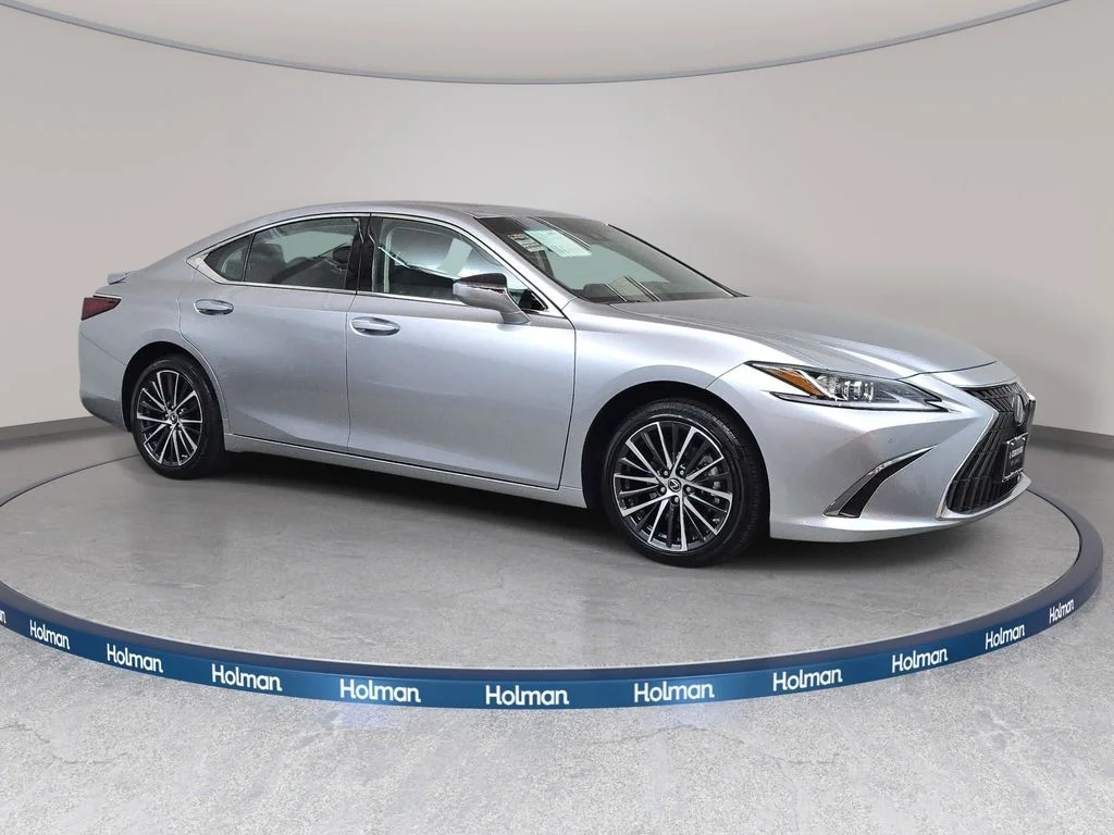 Used 2025 Silver Lexus 300h image 3