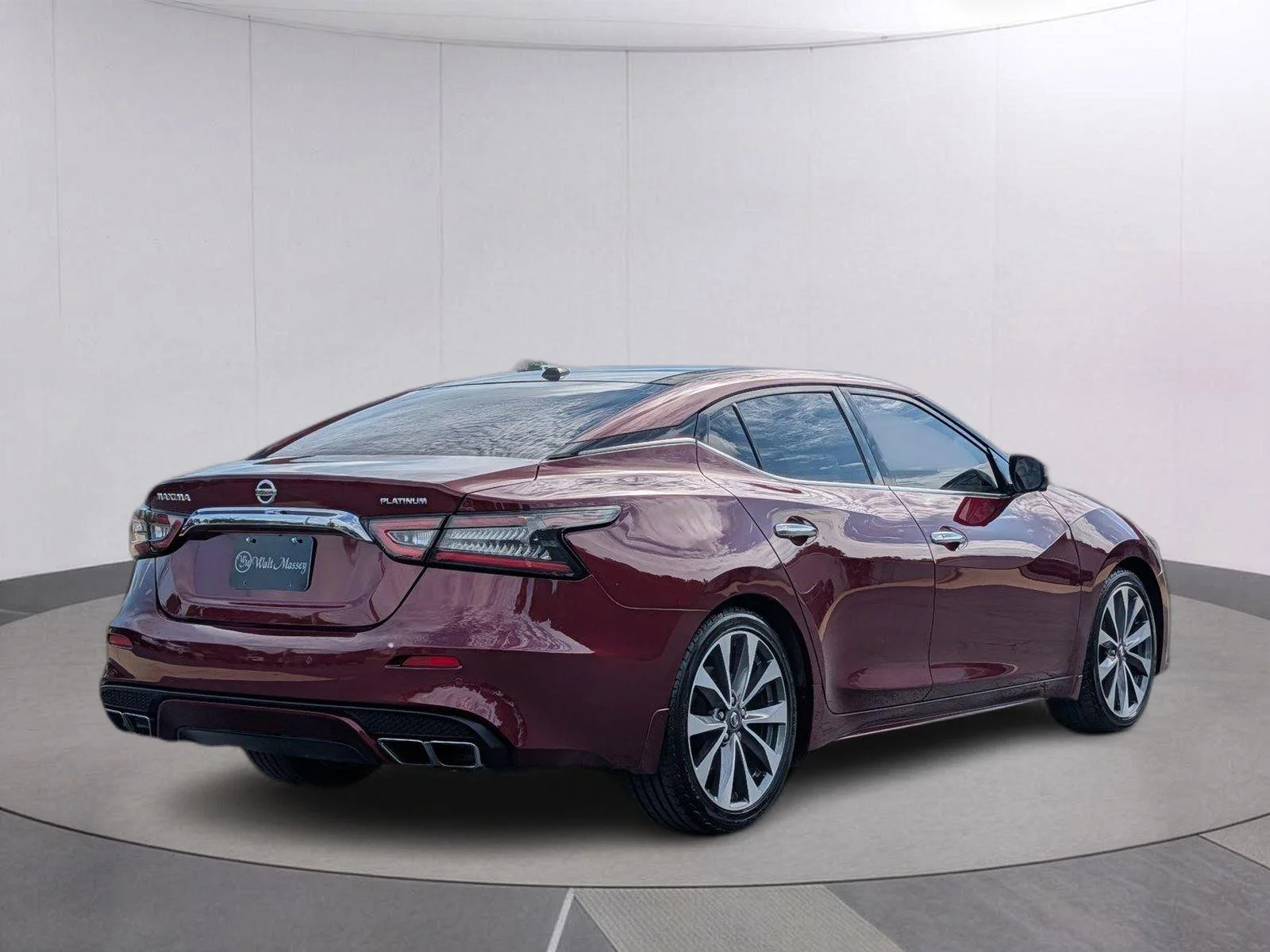 Used 2019 Super Black Nissan Platinum image 5