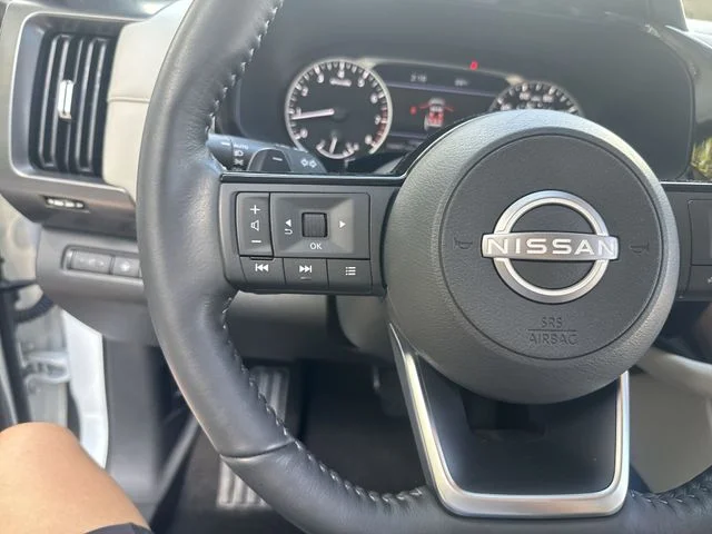Used 2024 White Nissan SL image 19