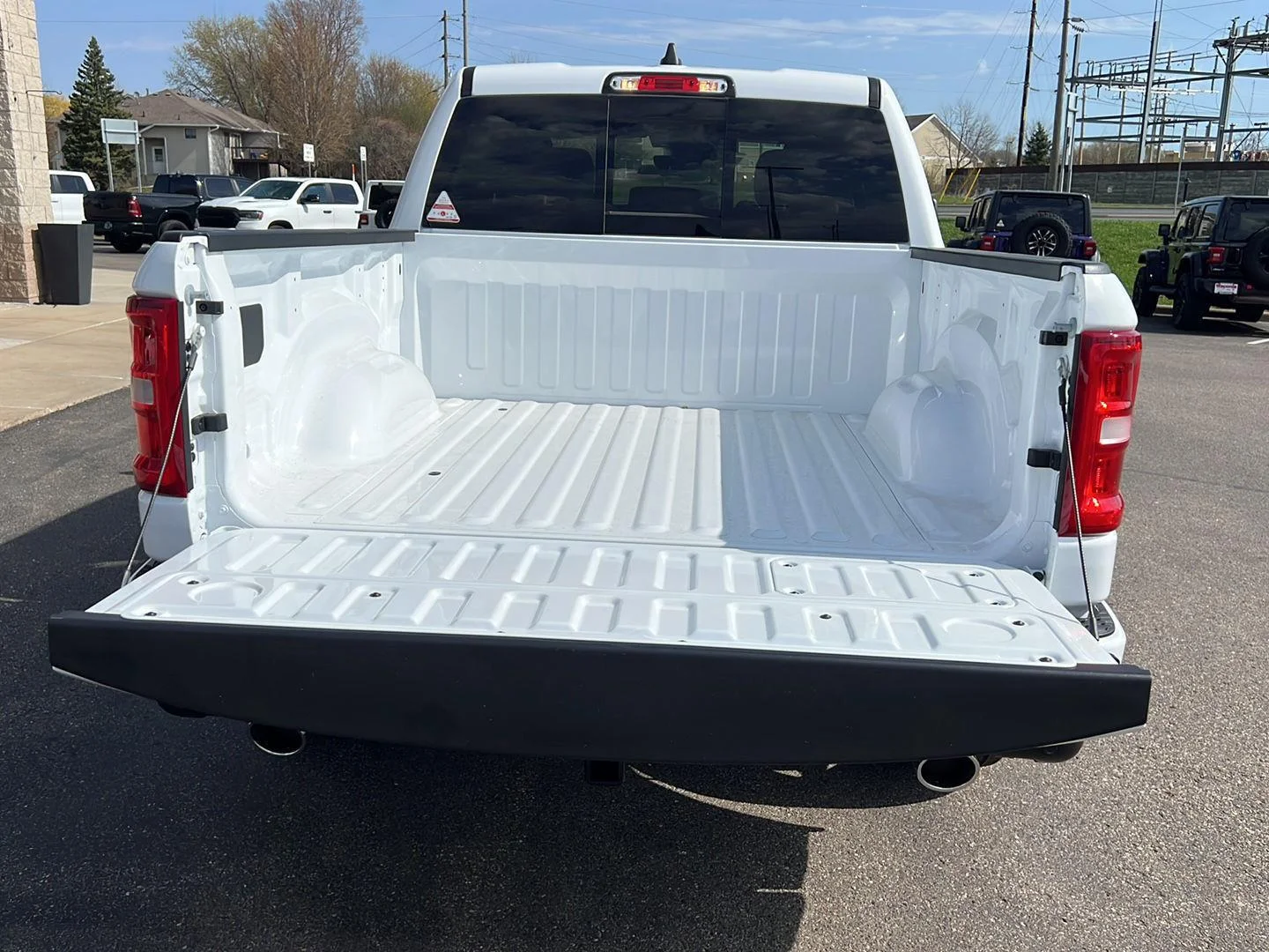 New 2026 Bright White Clear-Coat Exterior Paint RAM Laramie image 21
