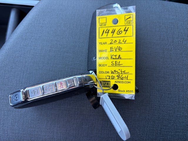 Certified Used 2024 Snow White Pearl Kia Light image 36