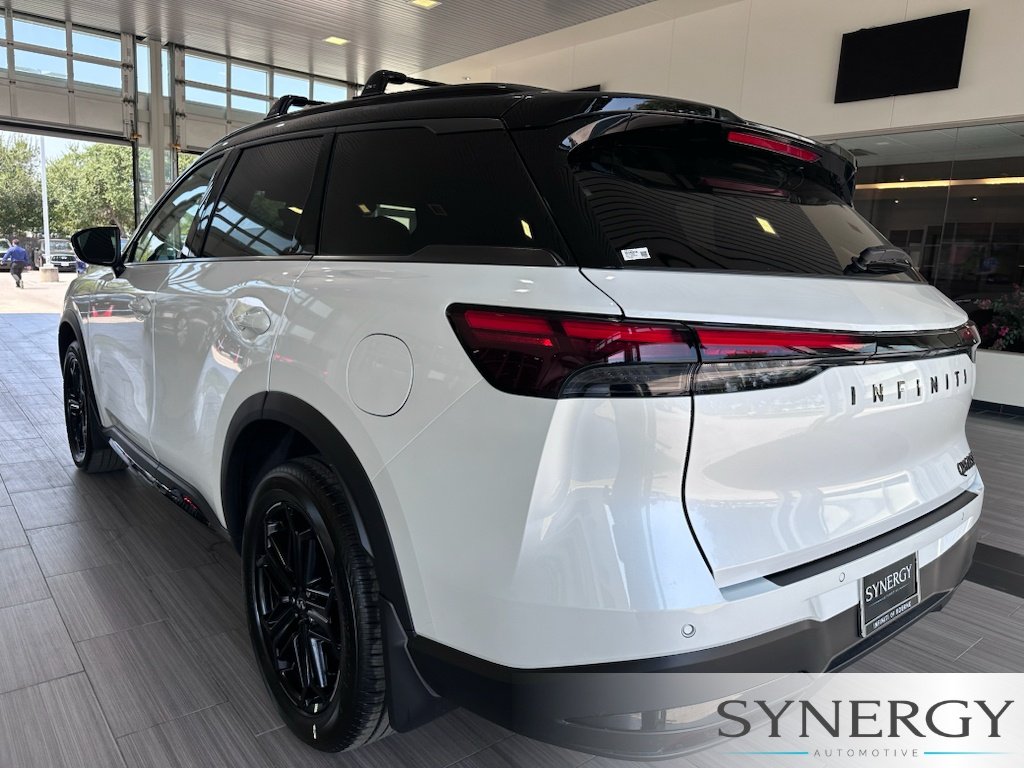 New 2027 2T RAD WHT INFINITI Sport AWD image 12