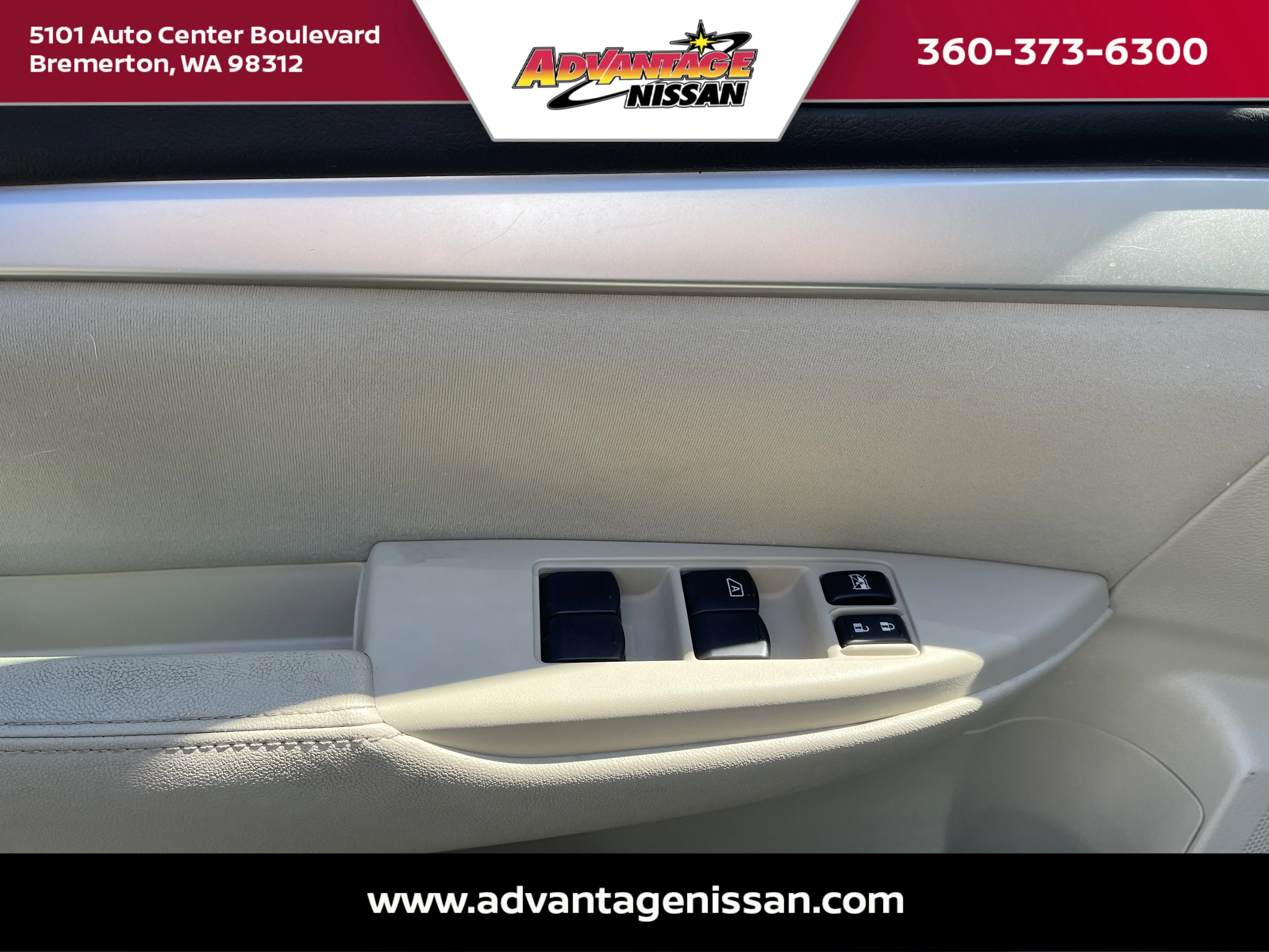 Used 2012 Satin White Pearl Subaru 2.5i image 15