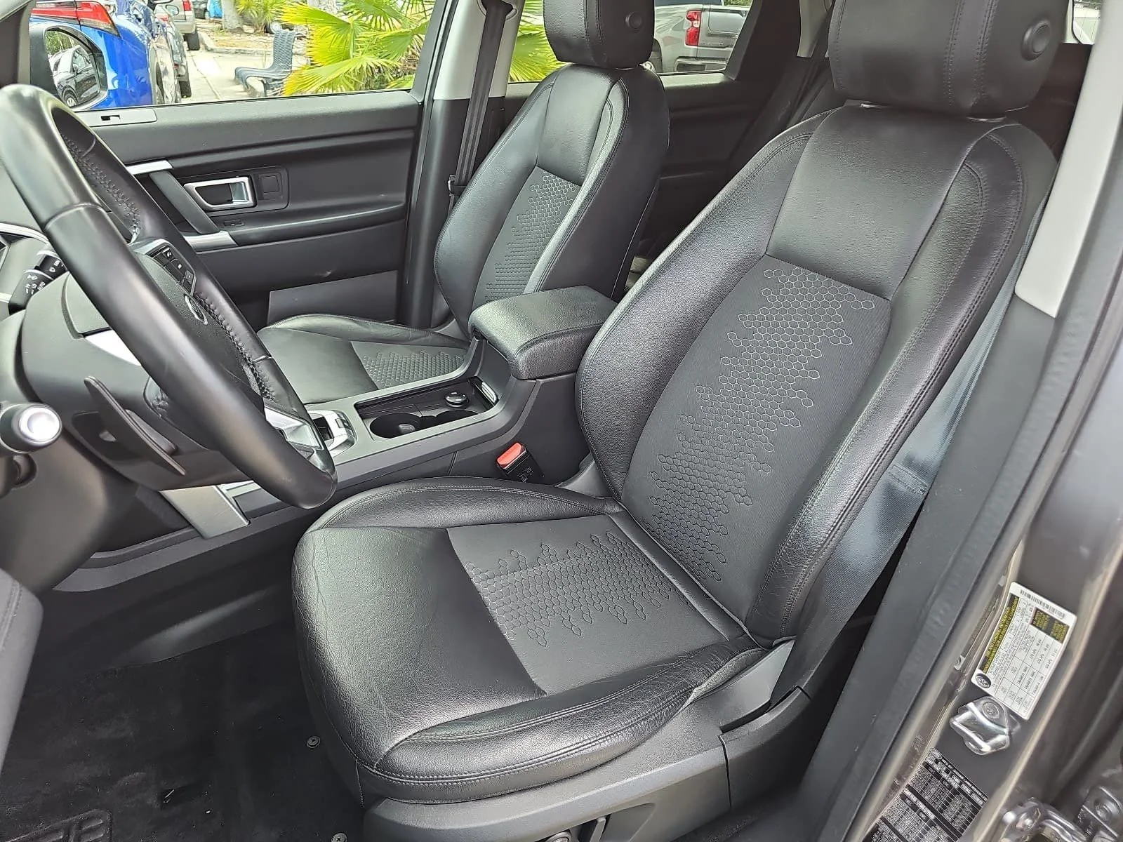 Used 2018 Gray Land Rover SE image 15