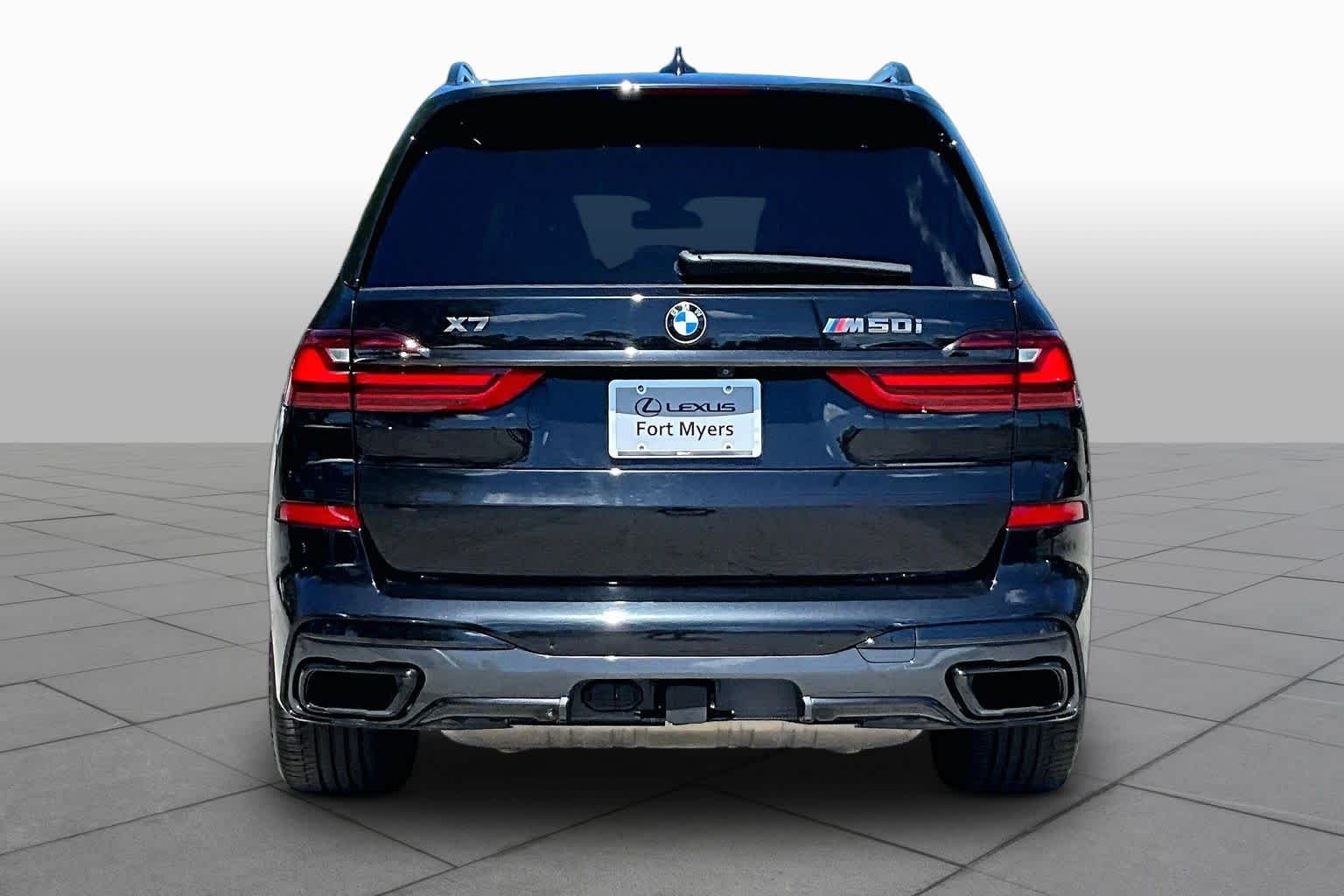 Used 2021 Black Sapphire Metallic BMW M50i image 5