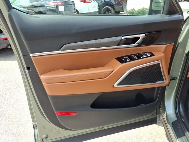 Used 2025 Jungle Green Kia EX X-Line image 18