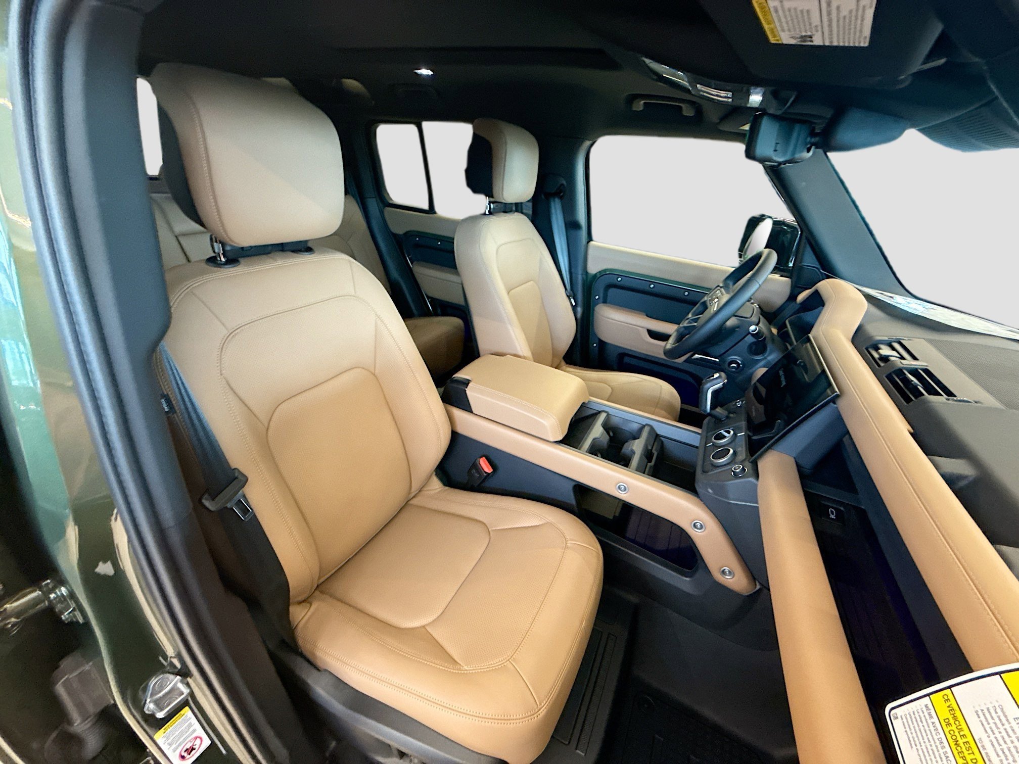 New 2026 Woolstone Green Land Rover X-Dynamic SE image 15