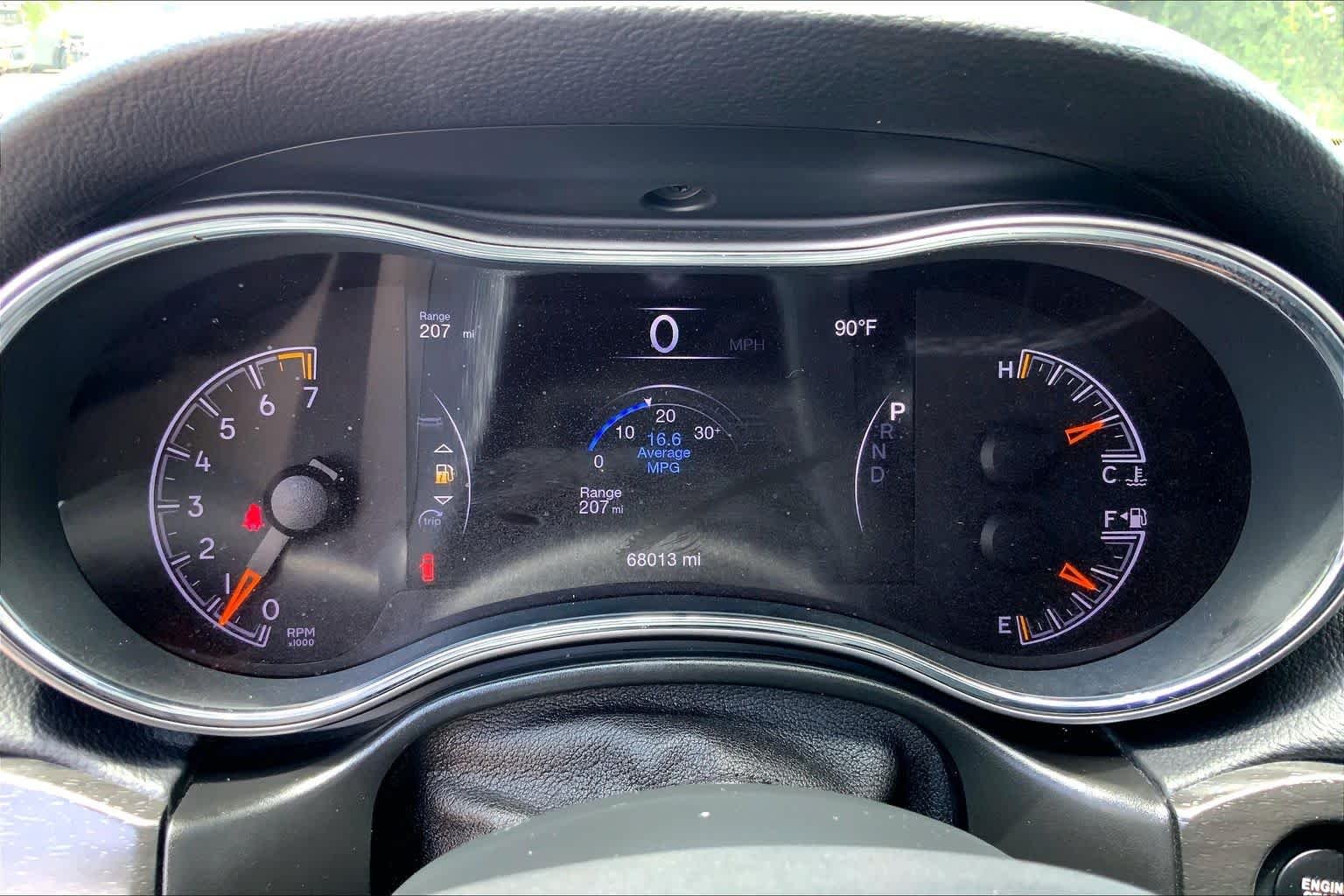 Used 2018 Diamond Black Crystal Pearlcoat Jeep Laredo image 25