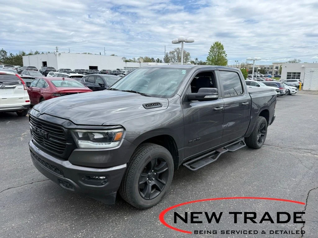 2021 RAM 1500 Big Horn/Lone Star 4x4 Crew Cab 5'7's photo