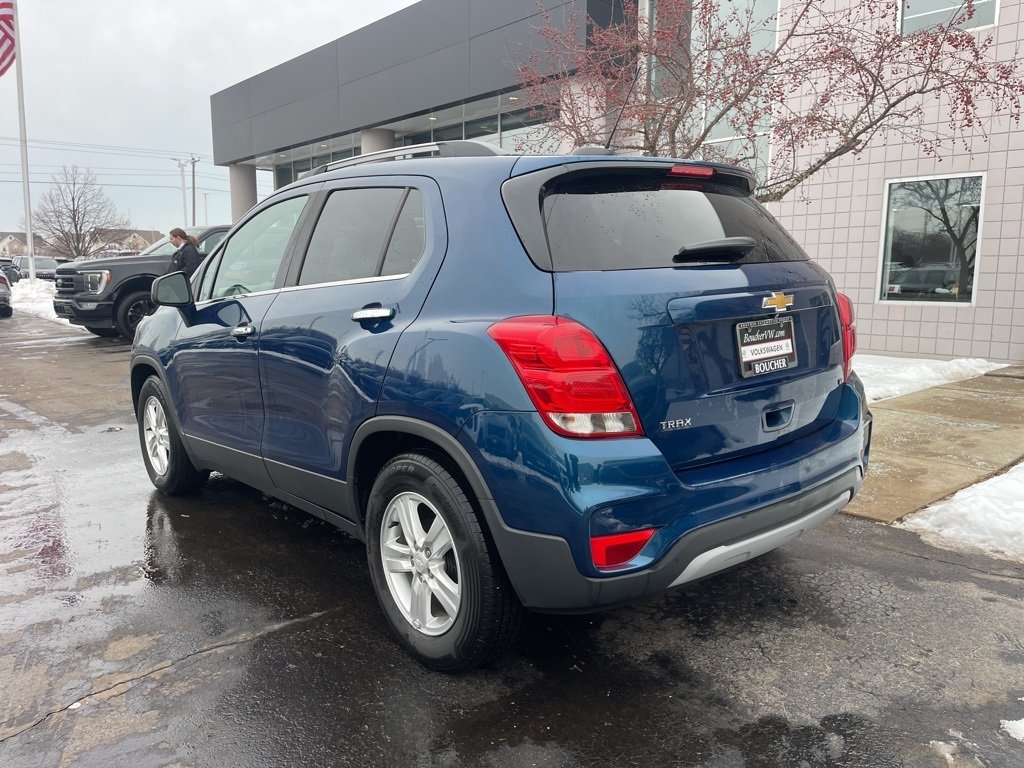 Used 2020 Chevrolet Trax LT with VIN 3GNCJLSB4LL322729 for sale in Racine, WI