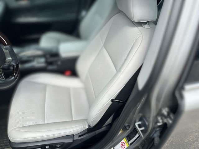 Used 2018 Silver Lexus 350 image 13