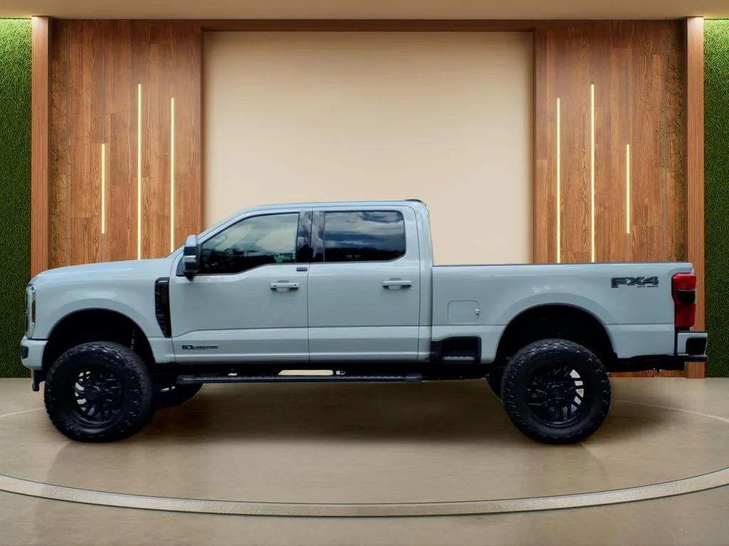 Used 2025 White Ford Lariat image 29