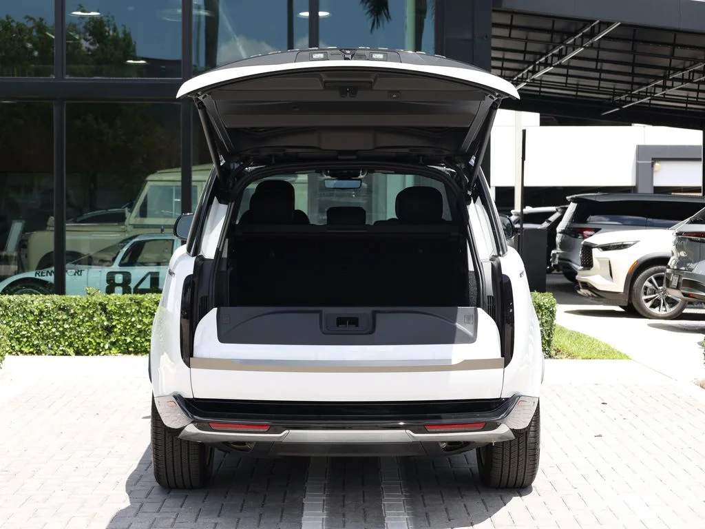 2025 Land Rover Range Rover SE - Photo 7