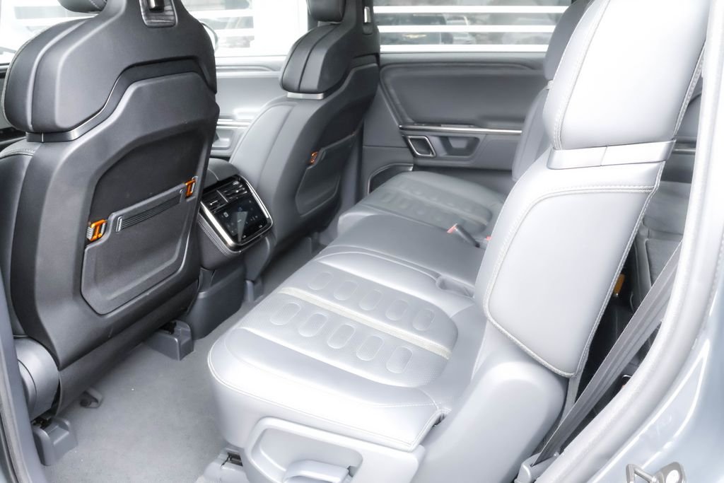 Used 2022  Rivian Launch Edition image 22