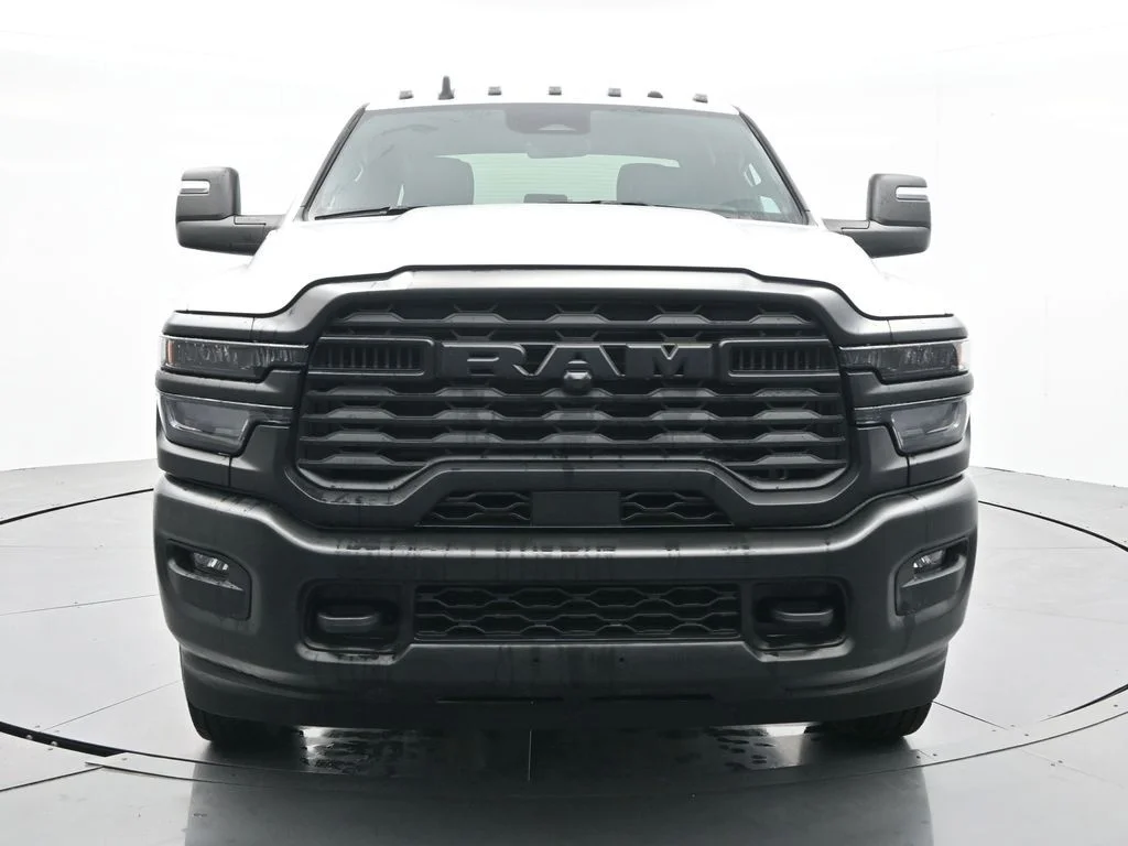 2026 RAM 3500 Chassis Tradesman - Photo 2