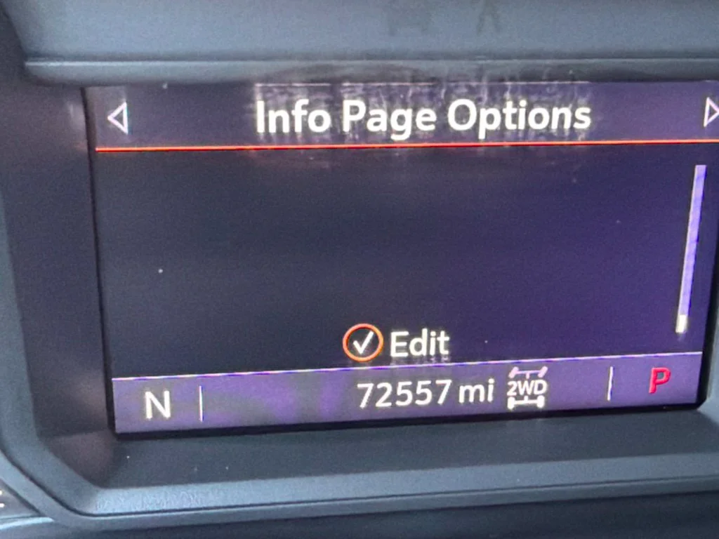 Used 2022 Summit White GMC AT4 image 24