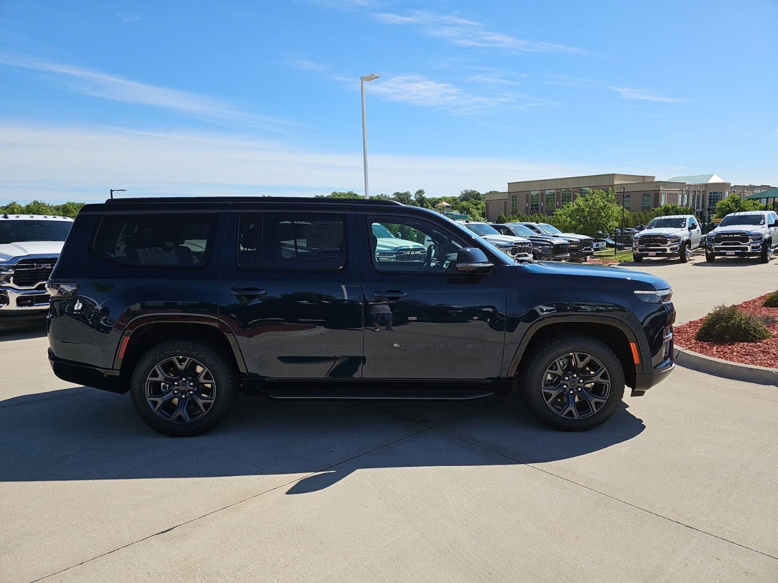 New 2026 Fathom Blue Pearlcoat Jeep Upland image 6