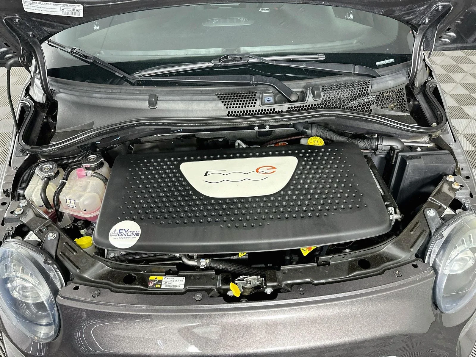 Used 2014 Granito Lucente (Granite Crystal) FIAT Battery Electric image 27