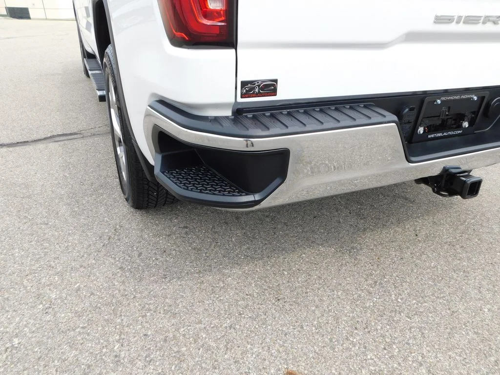 Used 2023 White GMC SLT image 6