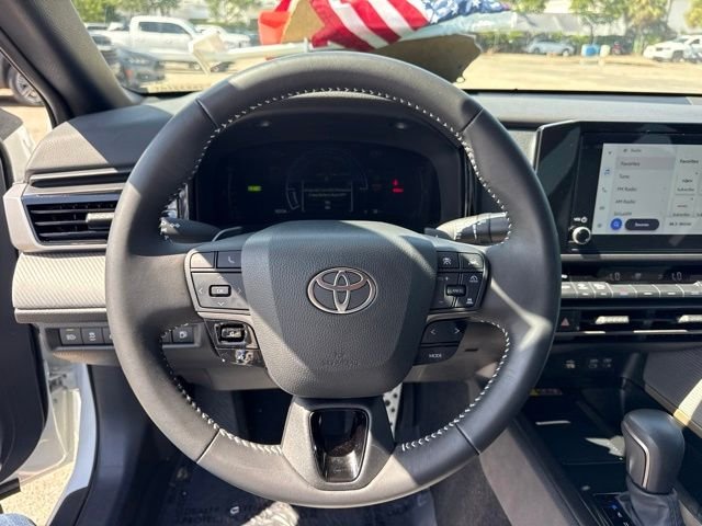 2025 Toyota Camry SE - Photo 18