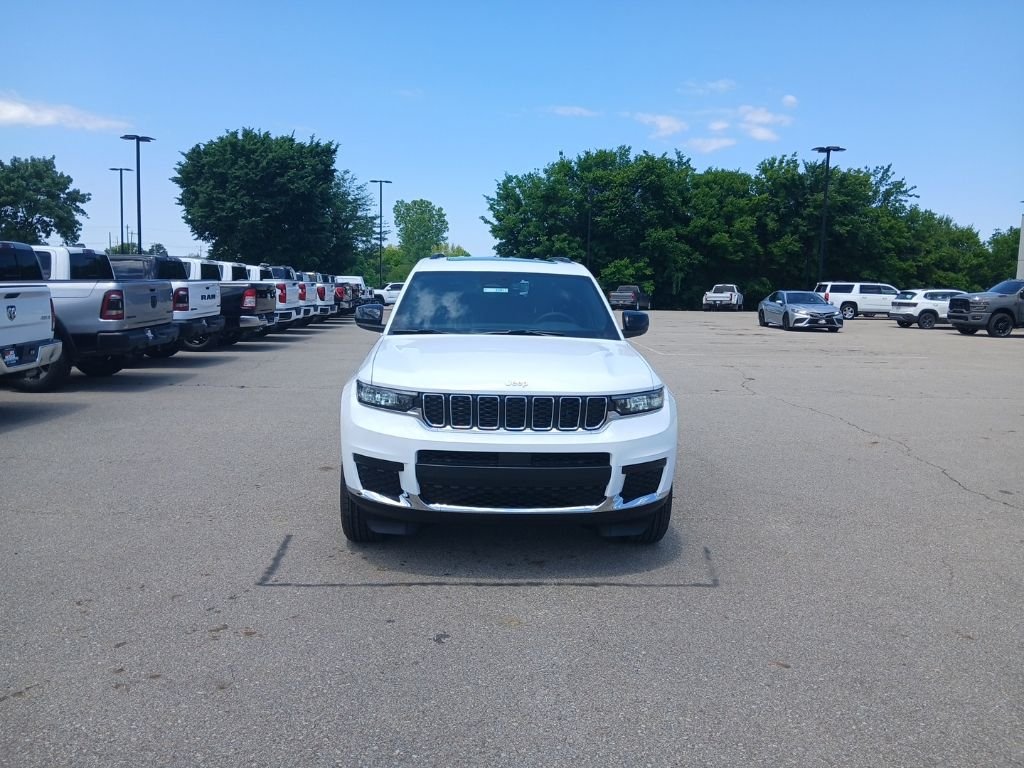 New 2026 Bright White Clear-Coat Exterior Paint Jeep Laredo image 3